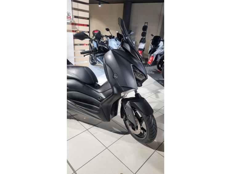 YAMAHA XMAX 300
