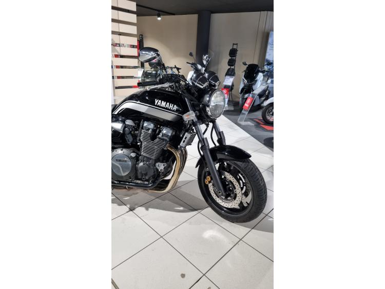 YAMAHA XJR 1300