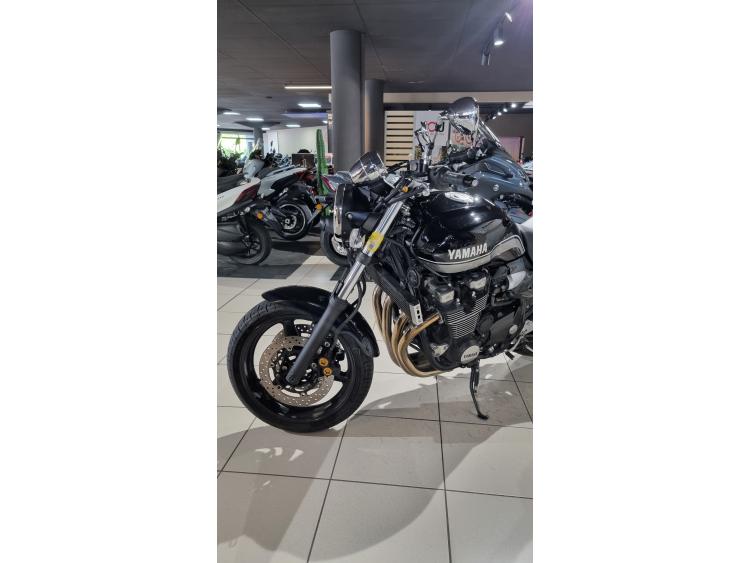 YAMAHA XJR 1300