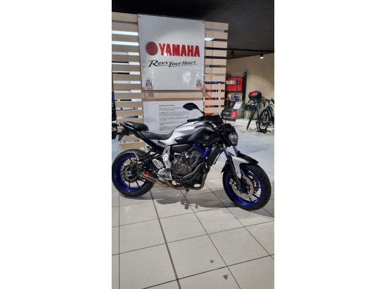 YAMAHA MT-07 (47.5CV)