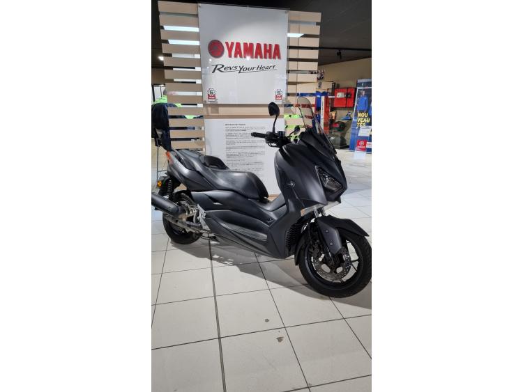 YAMAHA XMAX 125