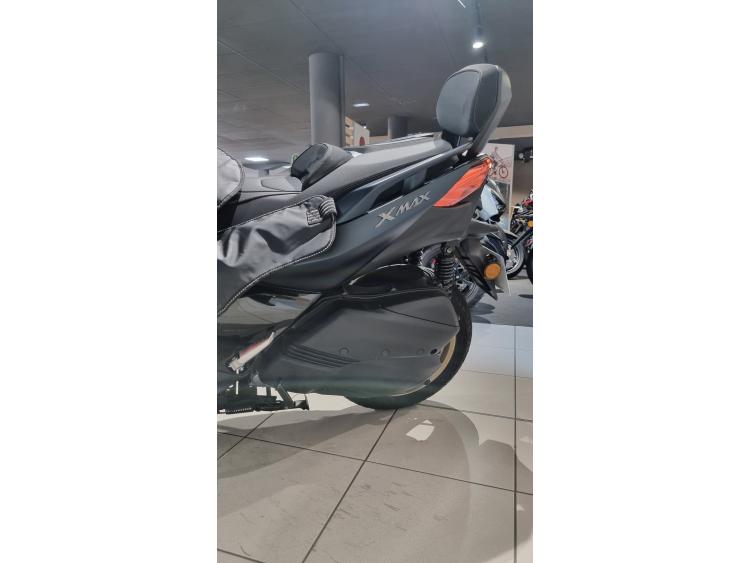 YAMAHA XMAX 300 Tech Max