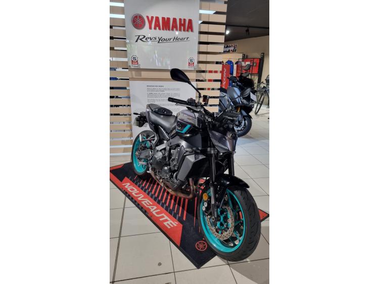 YAMAHA MT-09  Y-AMT