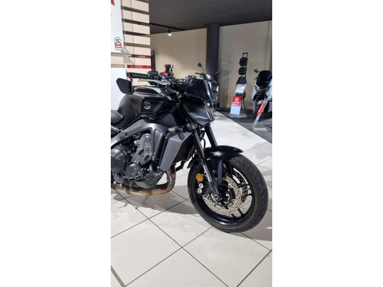 YAMAHA MT-09