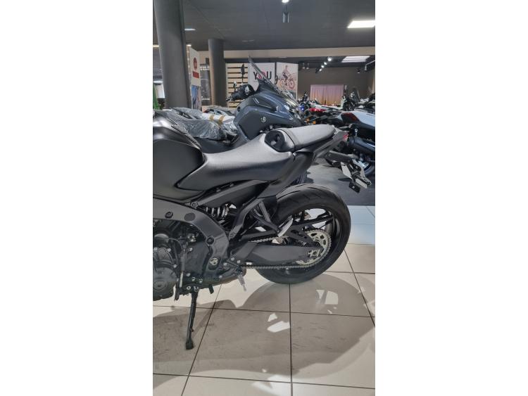 YAMAHA MT-09