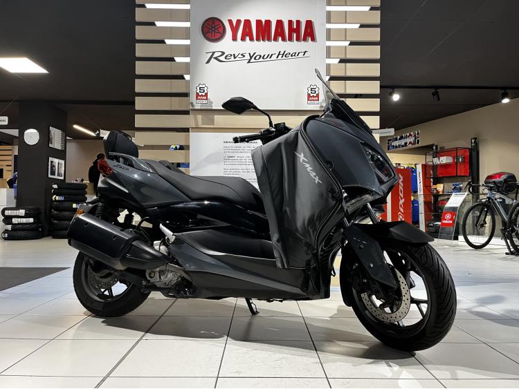 YAMAHA XMAX 300 Tech Max