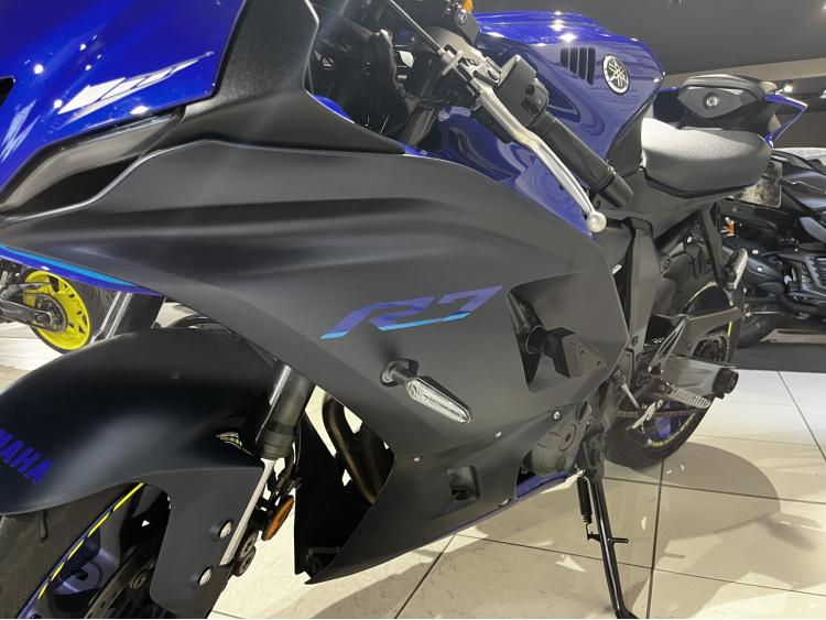 YAMAHA YZF-R7