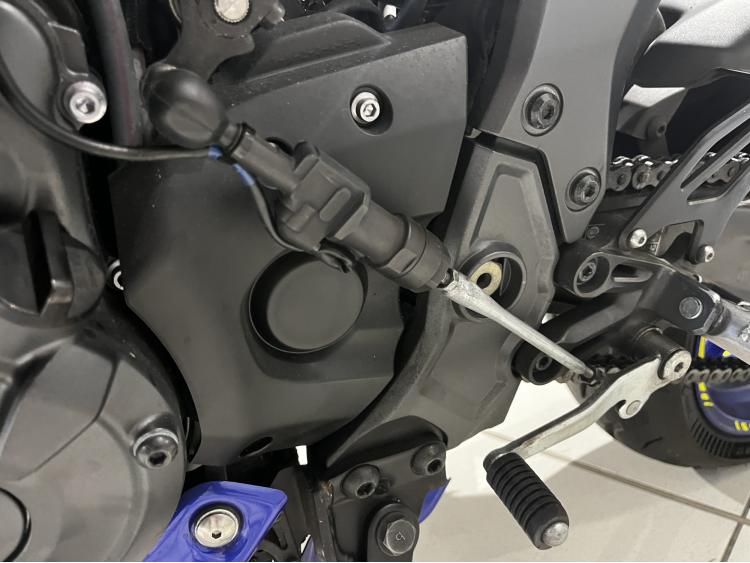 YAMAHA YZF-R7