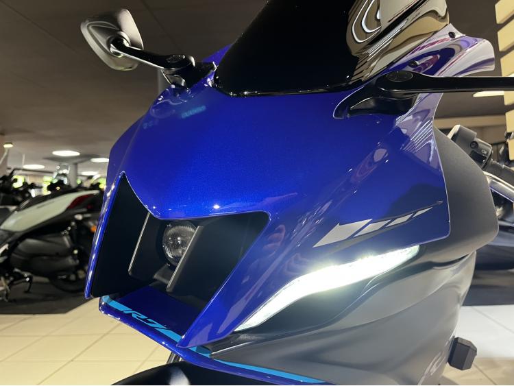YAMAHA YZF-R7