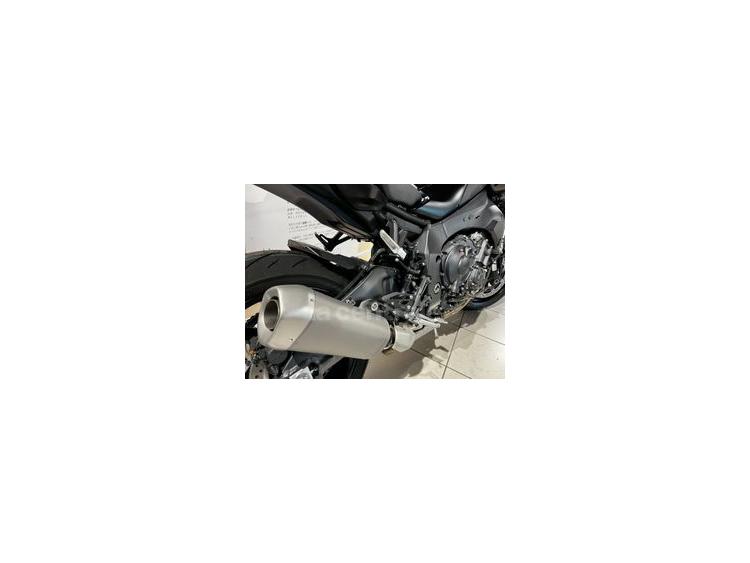 YAMAHA MT-10