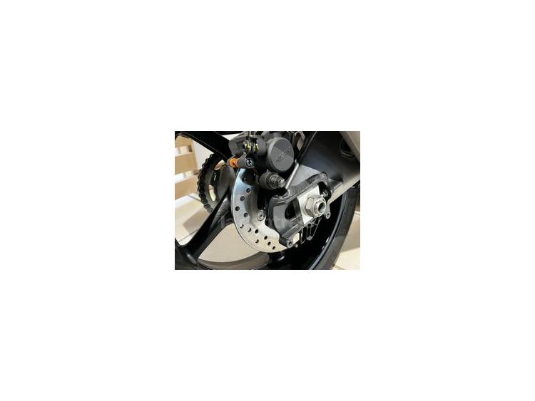 YAMAHA MT-10