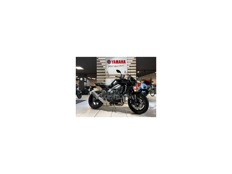YAMAHA MT-10