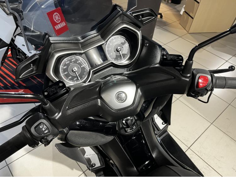 YAMAHA XMAX 300 Tech Max