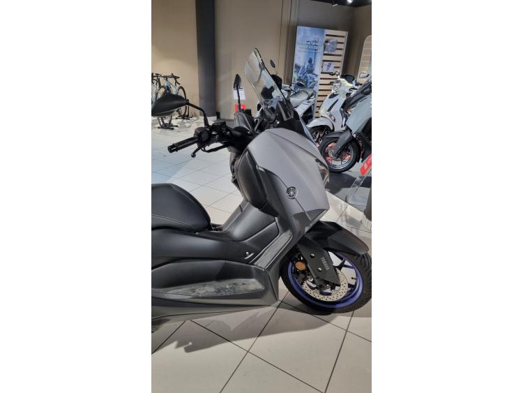 YAMAHA XMAX 125