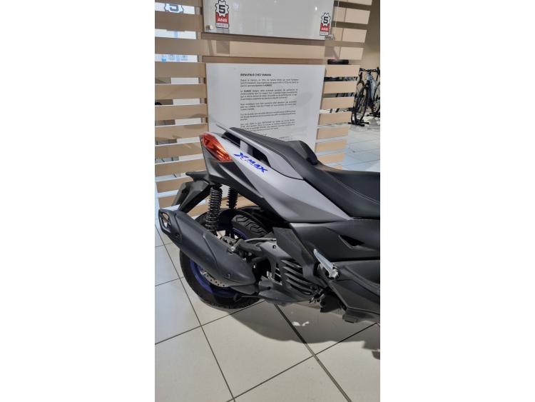 YAMAHA XMAX 125