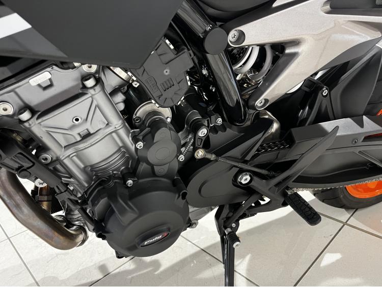 KTM 890 DUKE GP