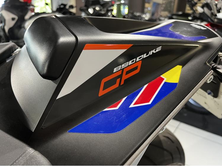 KTM 890 DUKE GP