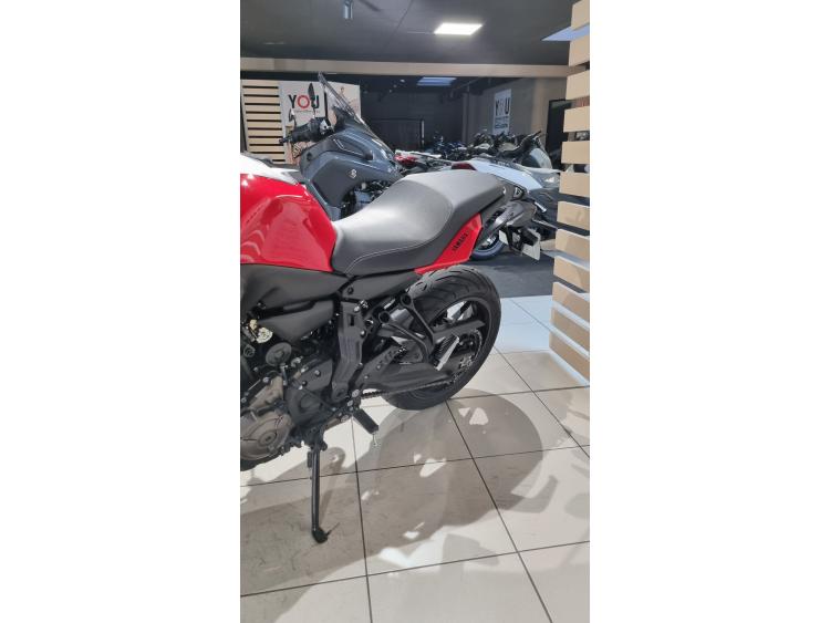 YAMAHA TRACER 7