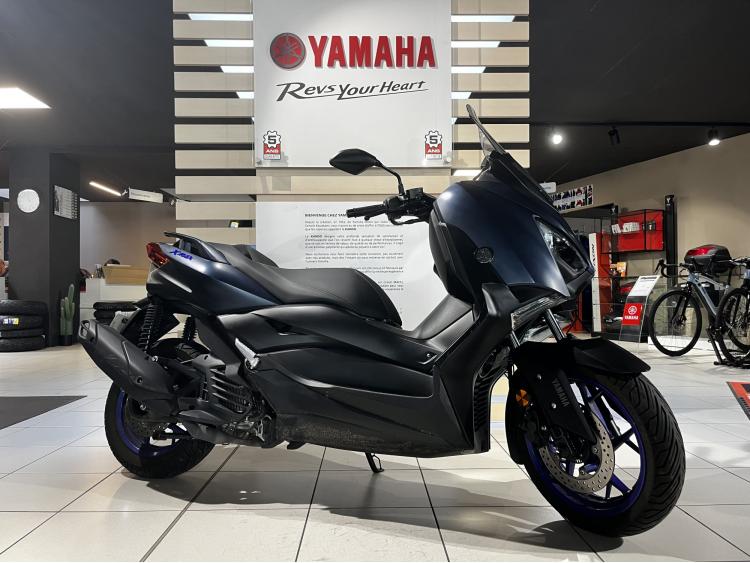 YAMAHA XMAX 125