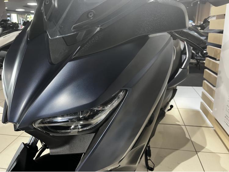 YAMAHA XMAX 125